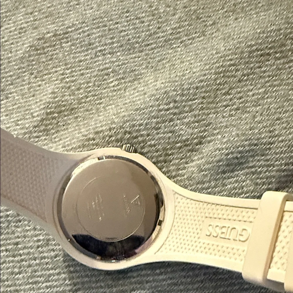 GUESS White Smartwatch Case